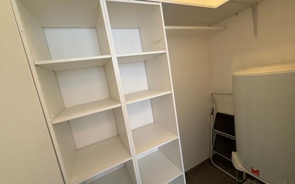 Appartement à louer    1 pièce •  Marseille 1