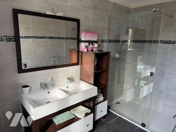 Belle maison rénovée à vendre à Dun-le-Poëlier (36) ? Lumineuse et spacieuse, entièrement rénov...