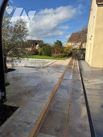 Belle maison rénovée à vendre à Dun-le-Poëlier (36) ? Lumineuse et spacieuse, entièrement rénov...