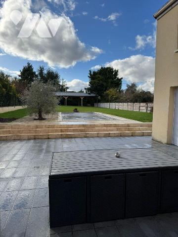 Belle maison rénovée à vendre à Dun-le-Poëlier (36) ? Lumineuse et spacieuse, entièrement rénov...