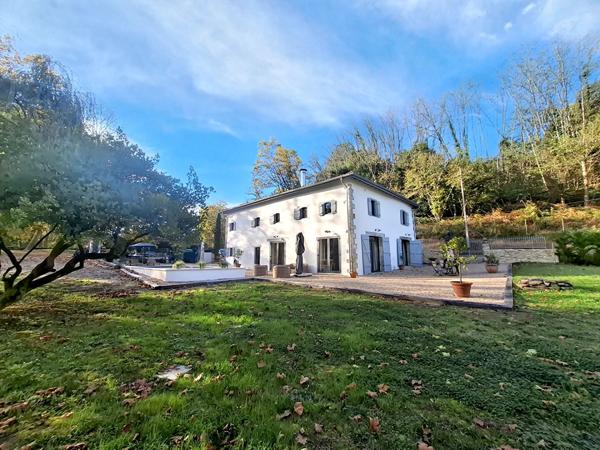 Maison 7 pièces 256 m2