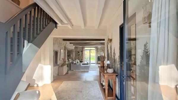 Maison 7 pièces 256 m2