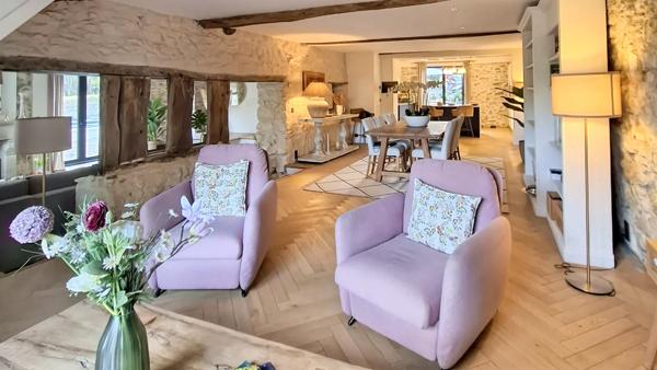 Maison 7 pièces 256 m2