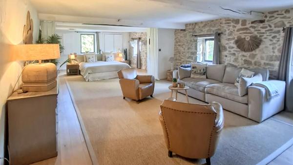 Maison 7 pièces 256 m2