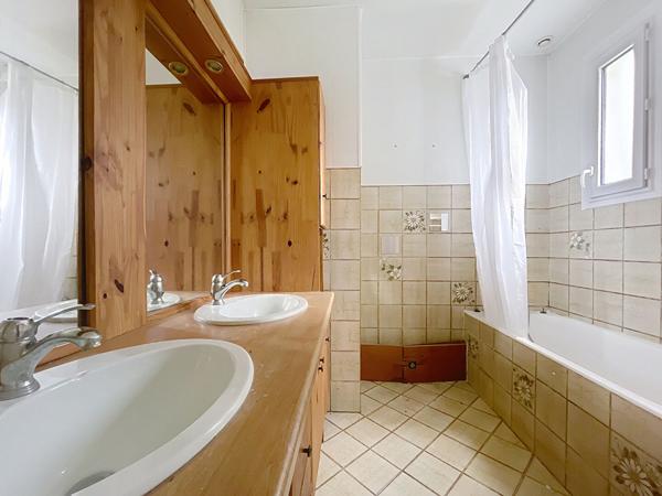 Maison à vendre à Saint Sébastien sur Loire - 6 pièces, 4 chambres