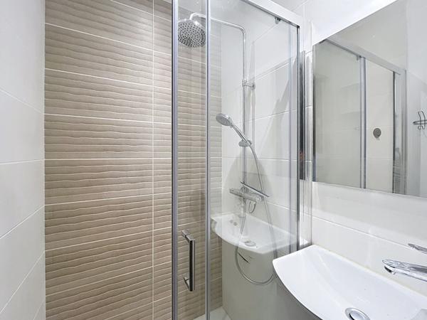 Maison à vendre à Saint Sébastien sur Loire - 6 pièces, 4 chambres