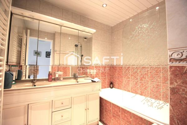 Beau F4 3 chambres avec balcon parking et cave