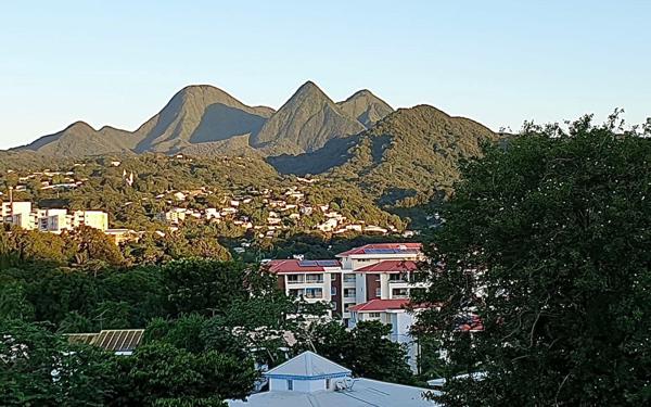 Appartement à vendre    4 pièces • 109,20 m2 Fort-de-France