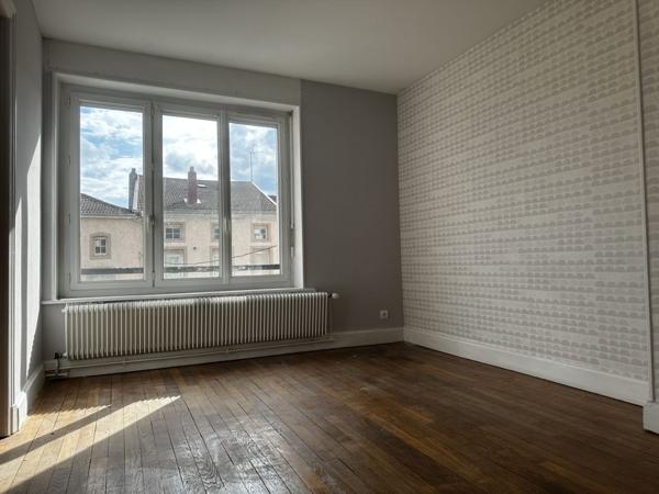 Vente Immeuble385 m² - CHARMES (88130)