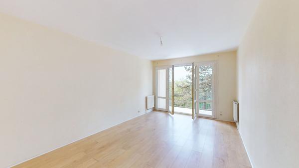 Appartement 3 pièces à vendre à Saint-Jean-de-Braye, Lumineux avec balcon, garage fermé et cave
