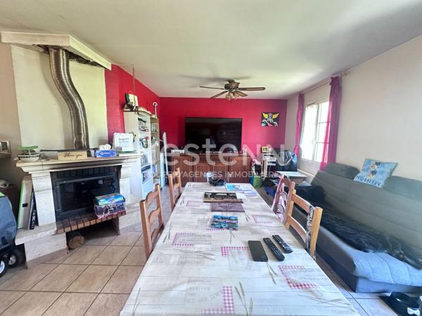 Vente beau pavillon d'environ 84.77 m² avec 3 chambres et jardin clos à Neuvy-le-Roi (37370)