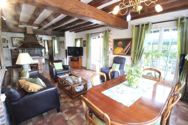 Maison familiale aux beaux volumes – Sous-sol total – Jardin sans vis-à-vis – Espace jacuzzi