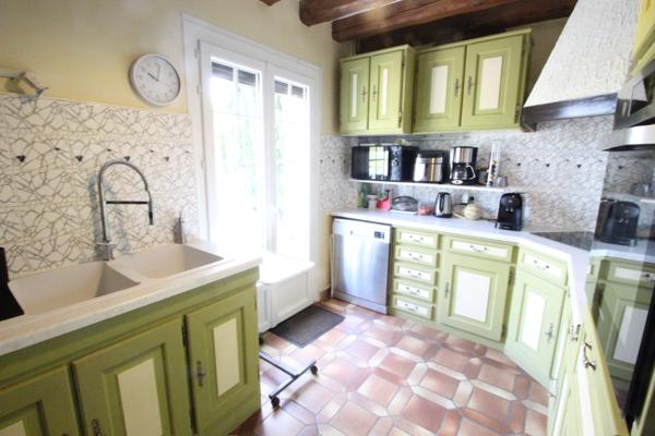 Maison familiale aux beaux volumes – Sous-sol total – Jardin sans vis-à-vis – Espace jacuzzi