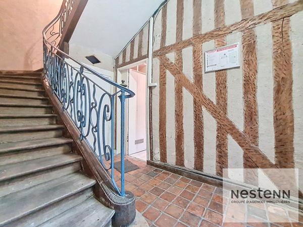 ORLEANS - BORDS DE LOIRE à 40M - T2 - PETITE COPROPRIETE - COUR INTERIEURE - VERITABLE COCON - EXCELLENT DPE D - REFAIT A NEUF