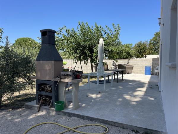 Le Thor (84250) Maison idéale famille – 4 chambres, suite parentale & jardin piscinable – Le Thor