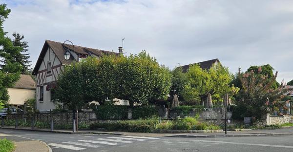 Local commercial restaurant, terrasse, appartement