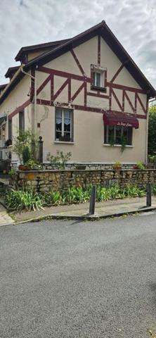 Local commercial restaurant, terrasse, appartement