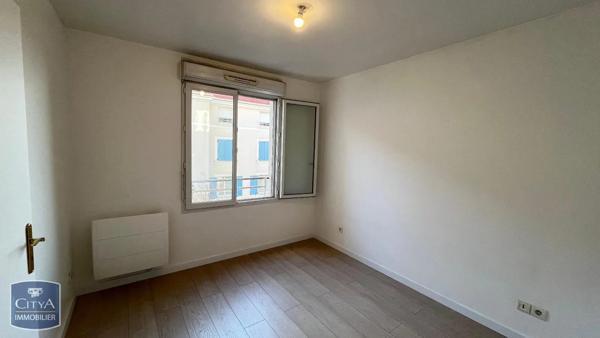 Appartement à louer 2 pièces 41.52m² Corbeil-Essonnes (91100)