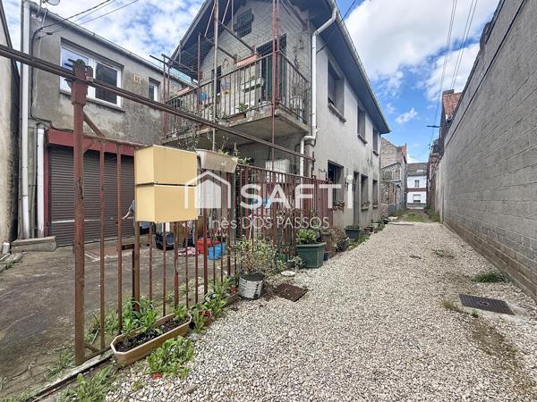 LOT DE 3 MAISONS