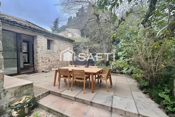 Maison de caractère 220m2, jardin, terrasse, places de parking privatives