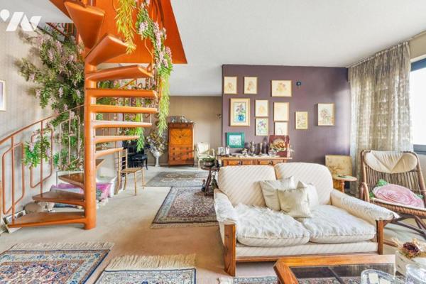 Appartement duplex d’exception à Saint-Julien-en-Genevois – Type 8, 158 m², terrasse de 113 m²