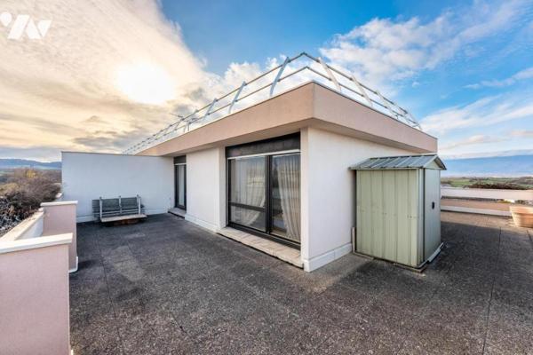 Appartement duplex d’exception à Saint-Julien-en-Genevois – Type 8, 158 m², terrasse de 113 m²