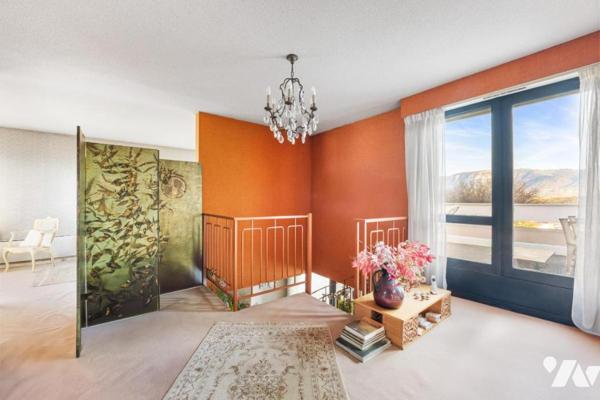 Appartement duplex d’exception à Saint-Julien-en-Genevois – Type 8, 158 m², terrasse de 113 m²