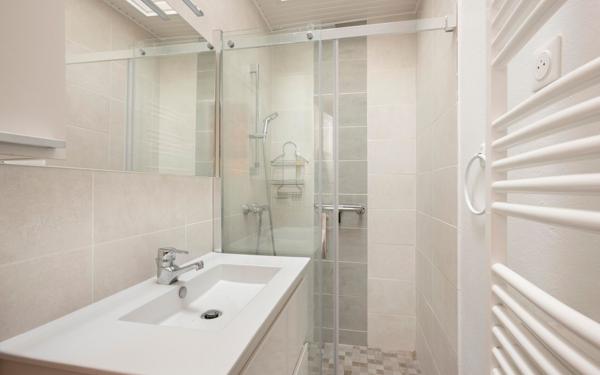 Maison à vendre    4 pièces •  Coudures