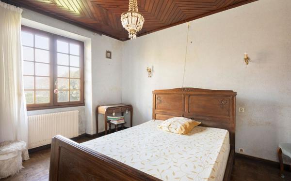 Maison à vendre    4 pièces •  Coudures