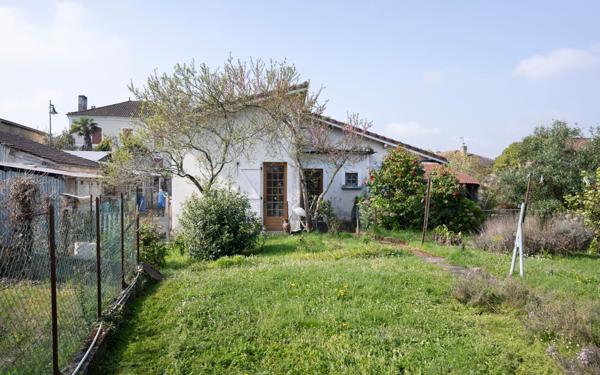 Maison à vendre    4 pièces •  Coudures