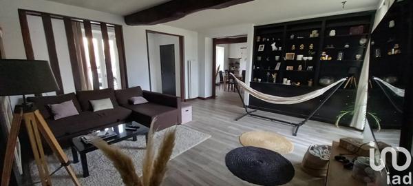 Maison 9 pièces de 213 m² à Chantonnay (85110)