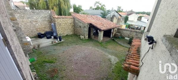 Maison 9 pièces de 213 m² à Chantonnay (85110)