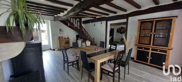 Maison 9 pièces de 213 m² à Chantonnay (85110)