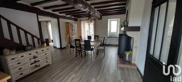 Maison 9 pièces de 213 m² à Chantonnay (85110)
