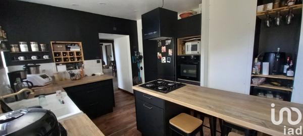 Maison 9 pièces de 213 m² à Chantonnay (85110)