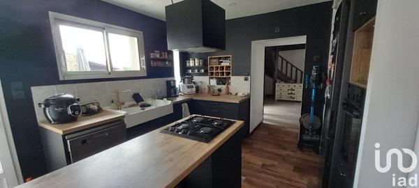 Maison 9 pièces de 213 m² à Chantonnay (85110)