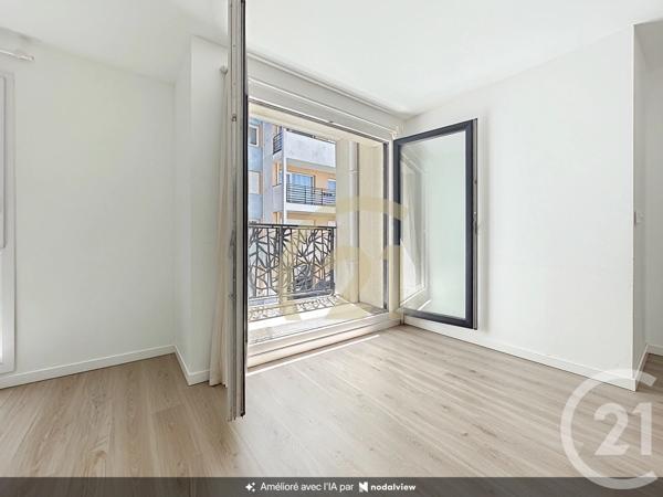 Appartement F3 à vendre  3 pièces - 56 m 2   VILLEJUIF  - 94