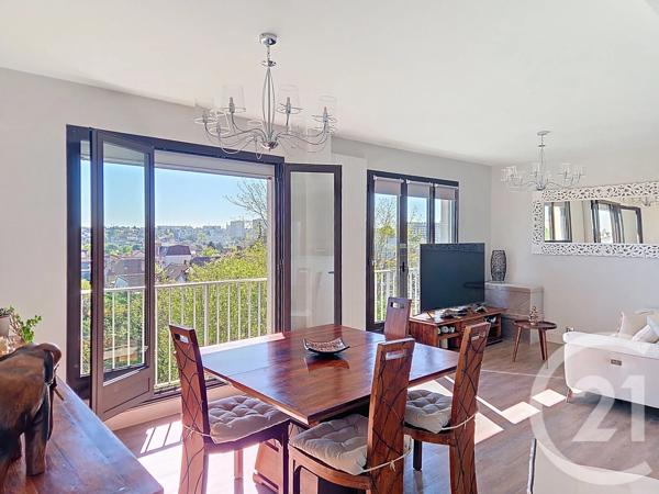 Appartement F3 à vendre  3 pièces - 56 m 2   VILLEJUIF  - 94