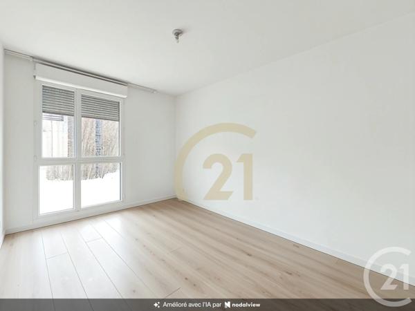 Appartement F3 à vendre  3 pièces - 56 m 2   VILLEJUIF  - 94