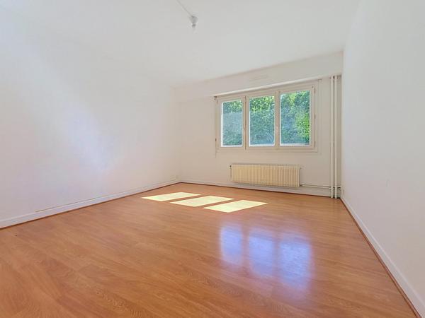 Appartement type 5 avec garage et balcon