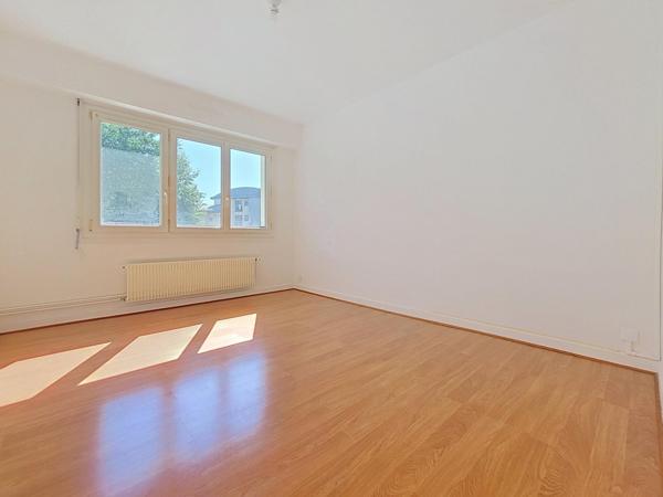 Appartement type 5 avec garage et balcon