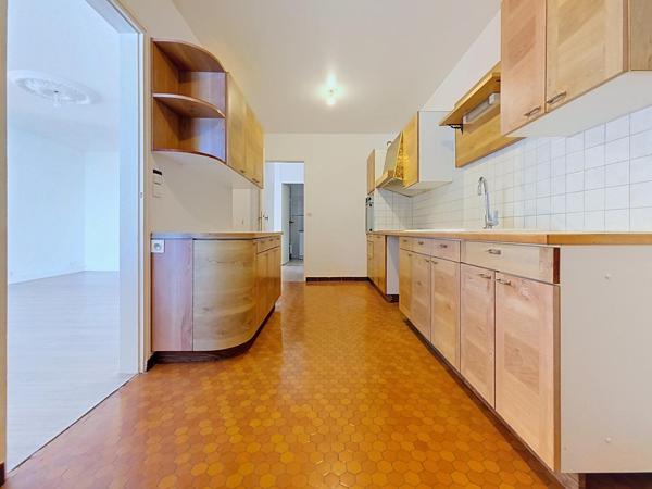 Appartement type 5 avec garage et balcon