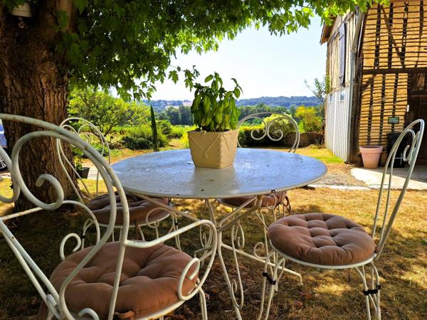 RISCLE et AIRE SUR L ADOUR proche, en COTEAUX, VUE DOMINANTE, sans voisin, PROPRIETE XIXs cosy, sur 1 ha, sans travaux