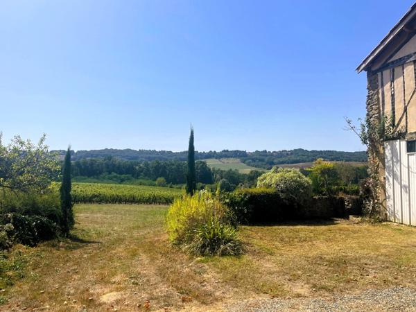 RISCLE et AIRE SUR L ADOUR proche, en COTEAUX, VUE DOMINANTE, sans voisin, PROPRIETE XIXs cosy, sur 1 ha, sans travaux