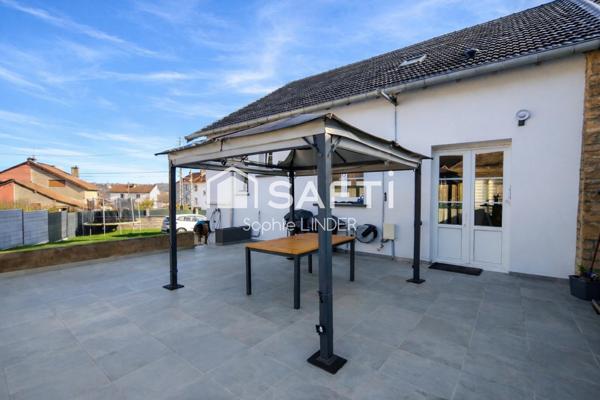 A Homécourt, charmante maison rénovée de 105 m2, 4 chambres, terrasse, jardin