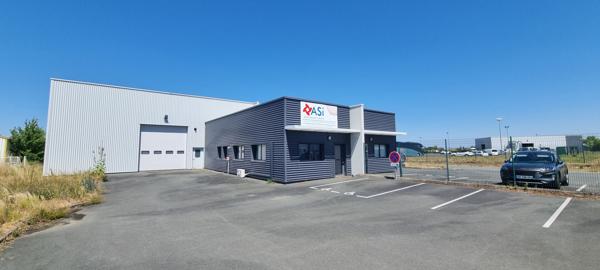 Entrepôt / local industriel Doue En Anjou 1346.50 m2