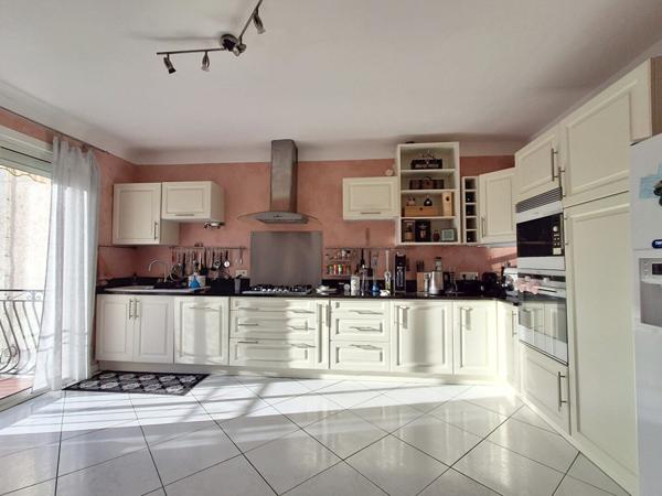 Maison à vendre à Saint André, 155 m², 3 faces, 6 pièces, 4 chambres, piscine