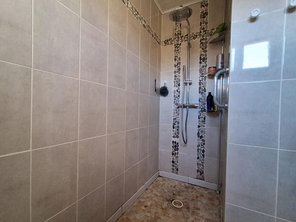 Maison à vendre à Saint André, 155 m², 3 faces, 6 pièces, 4 chambres, piscine