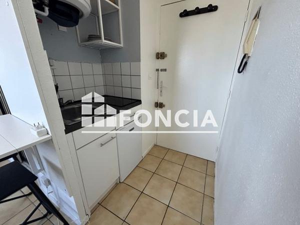 Location Studio meublé 16.92 m² - RESIDENCE DELTA Agen 47000