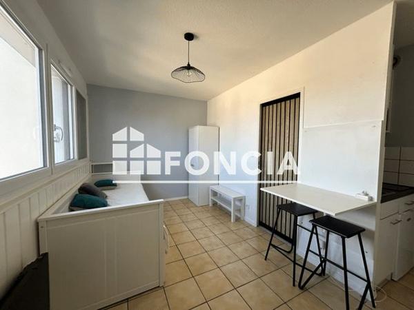 Location Studio meublé 16.92 m² - RESIDENCE DELTA Agen 47000